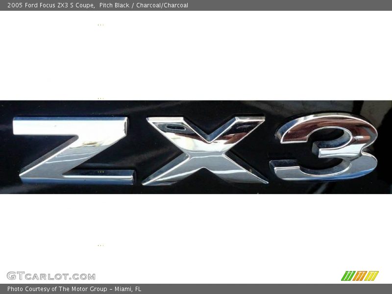 Pitch Black / Charcoal/Charcoal 2005 Ford Focus ZX3 S Coupe