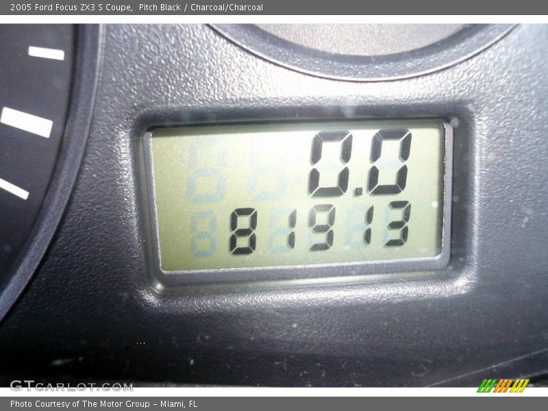 Pitch Black / Charcoal/Charcoal 2005 Ford Focus ZX3 S Coupe