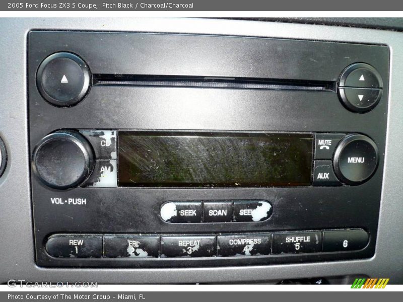Pitch Black / Charcoal/Charcoal 2005 Ford Focus ZX3 S Coupe