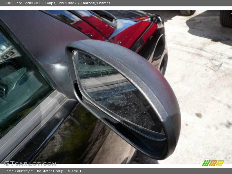 Pitch Black / Charcoal/Charcoal 2005 Ford Focus ZX3 S Coupe