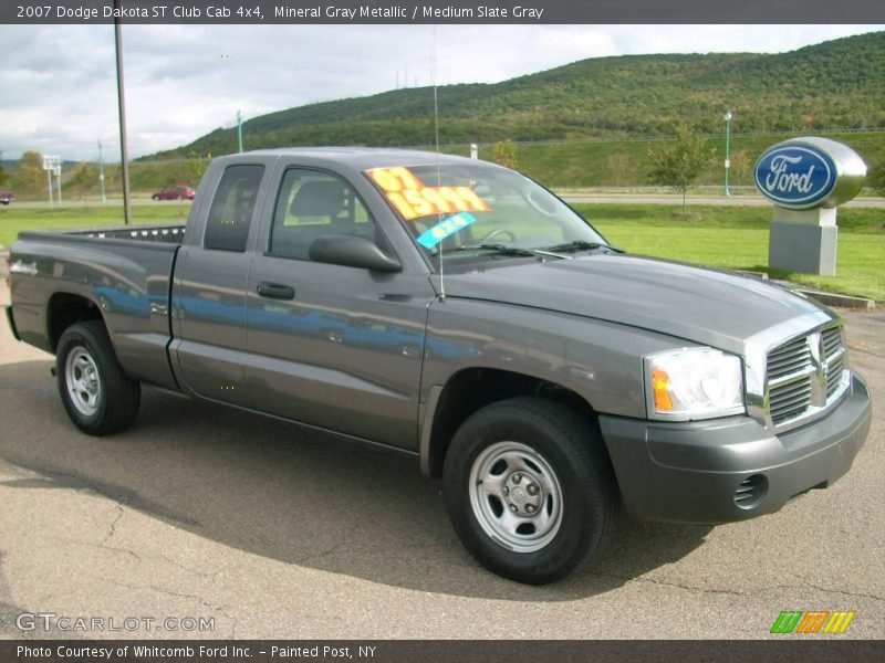 Mineral Gray Metallic / Medium Slate Gray 2007 Dodge Dakota ST Club Cab 4x4