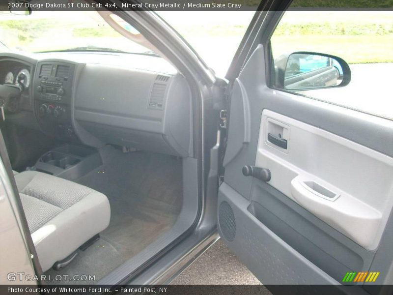Mineral Gray Metallic / Medium Slate Gray 2007 Dodge Dakota ST Club Cab 4x4