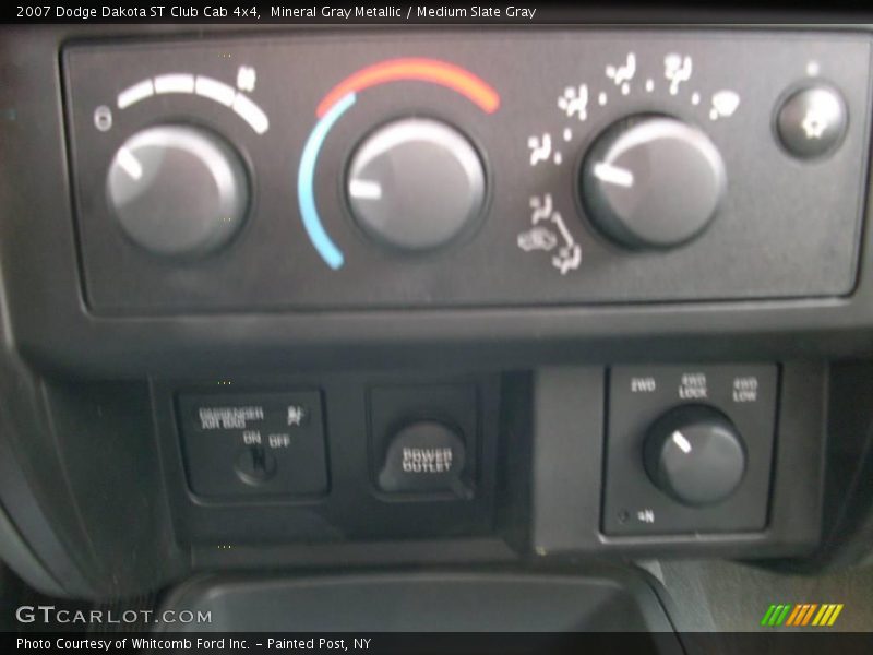 Mineral Gray Metallic / Medium Slate Gray 2007 Dodge Dakota ST Club Cab 4x4