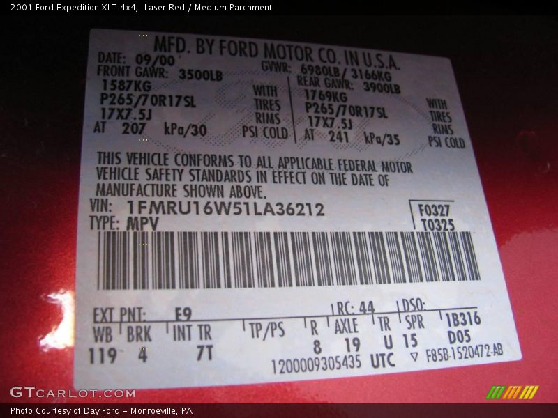 Laser Red / Medium Parchment 2001 Ford Expedition XLT 4x4