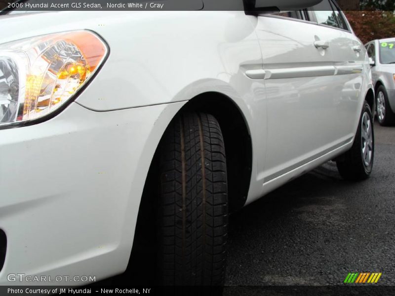 Nordic White / Gray 2006 Hyundai Accent GLS Sedan