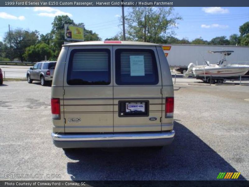 Harvest Gold Metallic / Medium Parchment 1999 Ford E Series Van E150 Custom Passenger