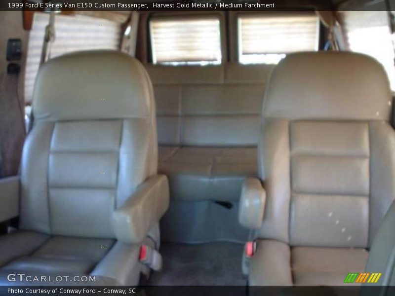 Harvest Gold Metallic / Medium Parchment 1999 Ford E Series Van E150 Custom Passenger