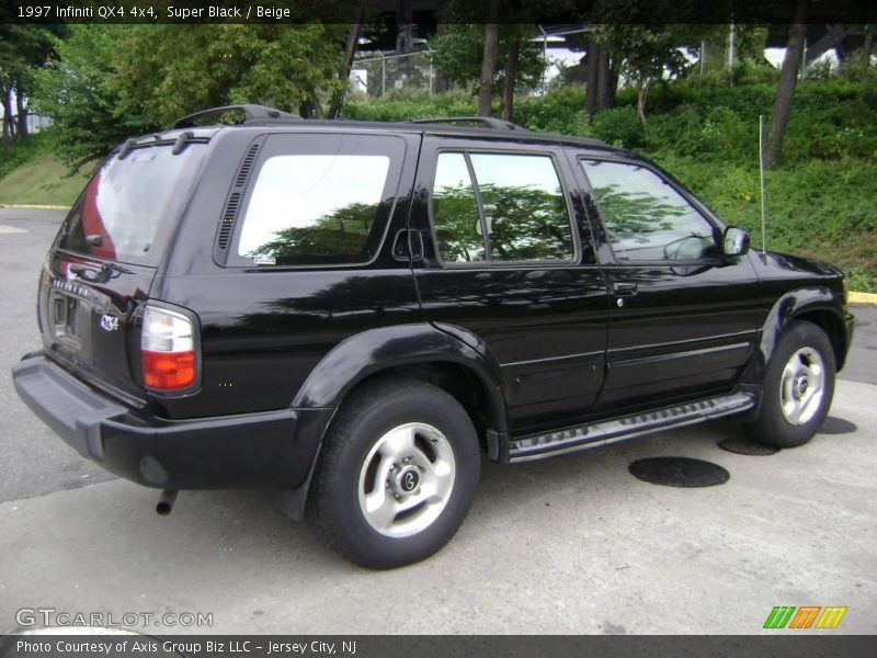 Super Black / Beige 1997 Infiniti QX4 4x4