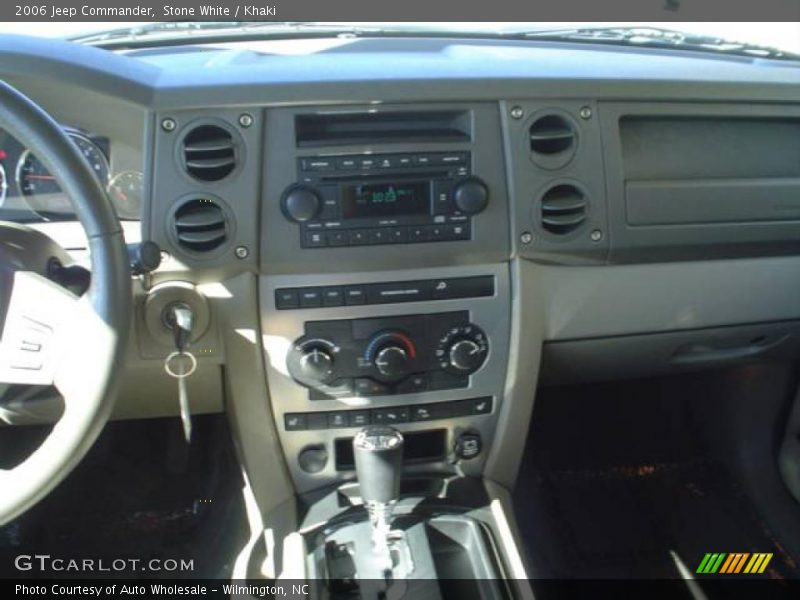 Stone White / Khaki 2006 Jeep Commander