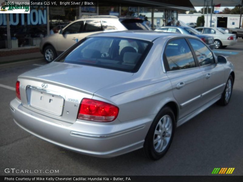 Bright Silver / Black 2005 Hyundai Sonata GLS V6
