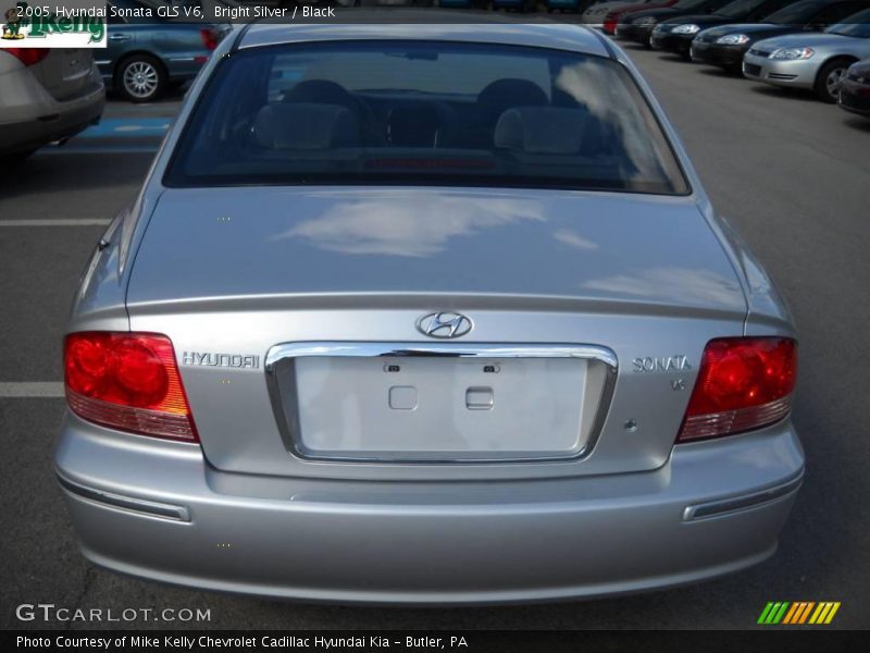 Bright Silver / Black 2005 Hyundai Sonata GLS V6