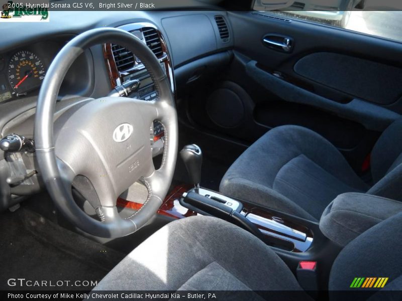 Bright Silver / Black 2005 Hyundai Sonata GLS V6