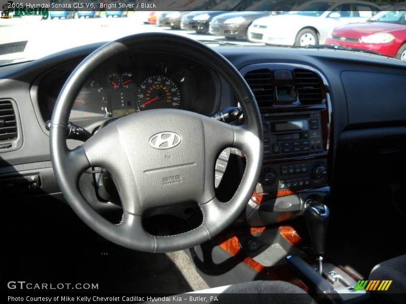 Bright Silver / Black 2005 Hyundai Sonata GLS V6