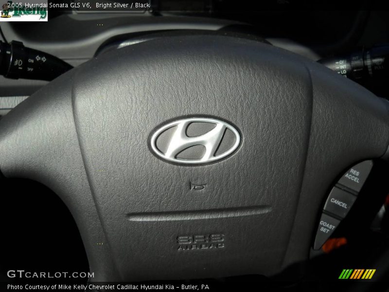 Bright Silver / Black 2005 Hyundai Sonata GLS V6