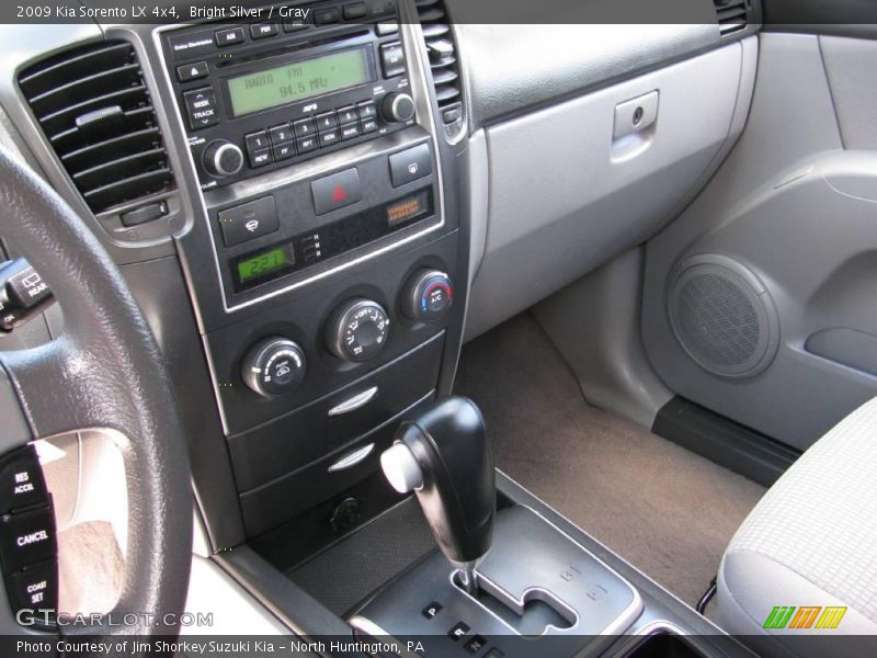 Bright Silver / Gray 2009 Kia Sorento LX 4x4