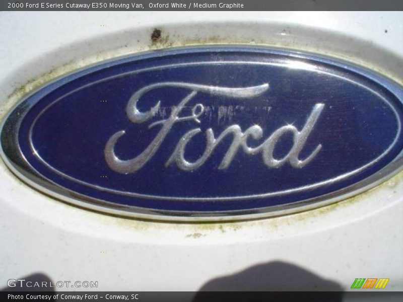 Oxford White / Medium Graphite 2000 Ford E Series Cutaway E350 Moving Van