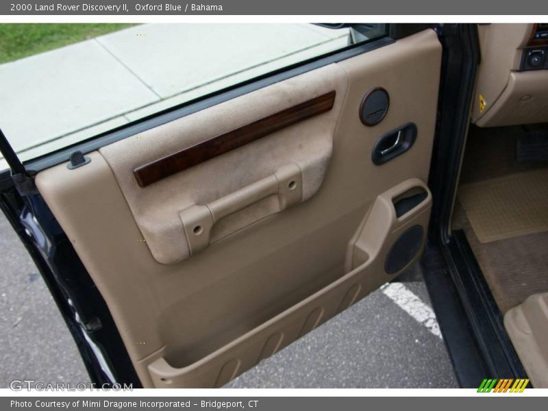 Oxford Blue / Bahama 2000 Land Rover Discovery II