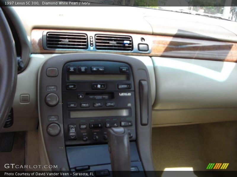 Diamond White Pearl / Ivory 1997 Lexus SC 300