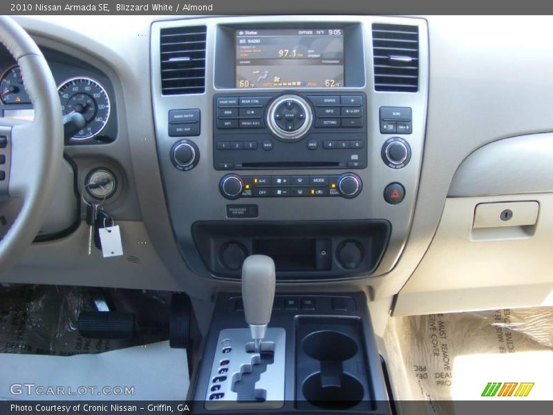 Blizzard White / Almond 2010 Nissan Armada SE