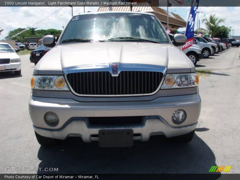 Light Parchment Gold Metallic / Medium Parchment 2000 Lincoln Navigator