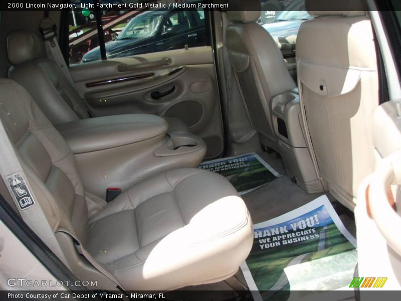 Light Parchment Gold Metallic / Medium Parchment 2000 Lincoln Navigator