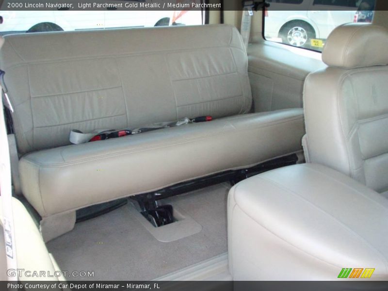 Light Parchment Gold Metallic / Medium Parchment 2000 Lincoln Navigator