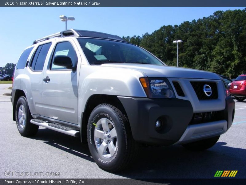 Silver Lightning Metallic / Gray 2010 Nissan Xterra S