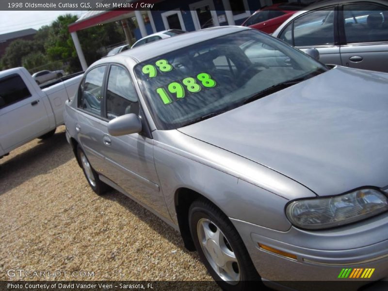 Silver Metallic / Gray 1998 Oldsmobile Cutlass GLS