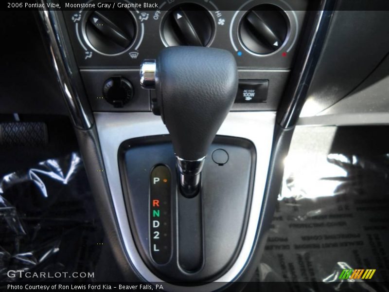 Moonstone Gray / Graphite Black 2006 Pontiac Vibe