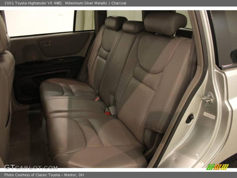 Millennium Silver Metallic / Charcoal 2001 Toyota Highlander V6 4WD