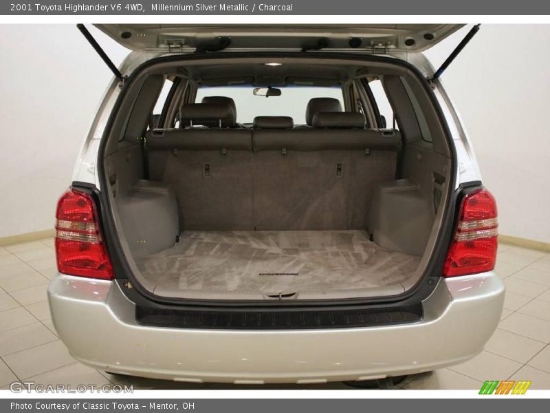 Millennium Silver Metallic / Charcoal 2001 Toyota Highlander V6 4WD