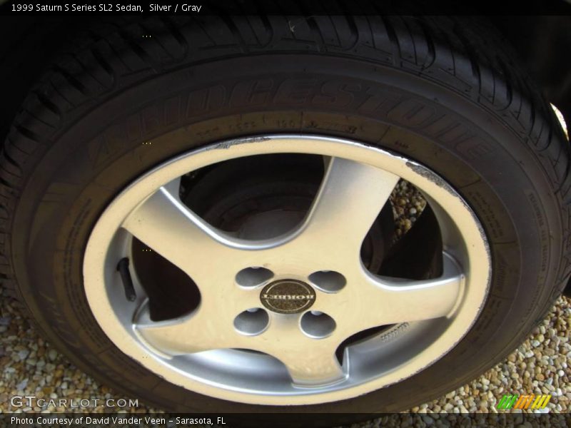 Silver / Gray 1999 Saturn S Series SL2 Sedan