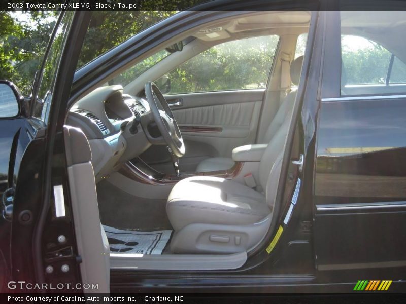Black / Taupe 2003 Toyota Camry XLE V6