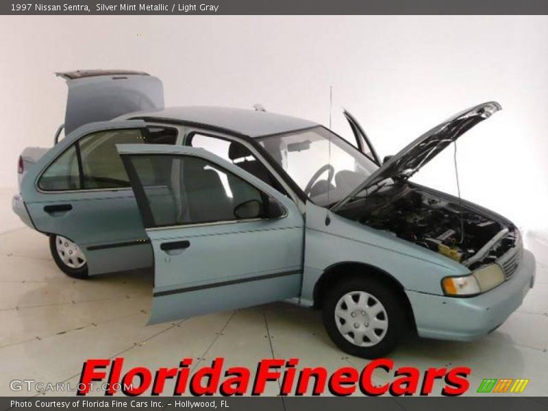 Silver Mint Metallic / Light Gray 1997 Nissan Sentra