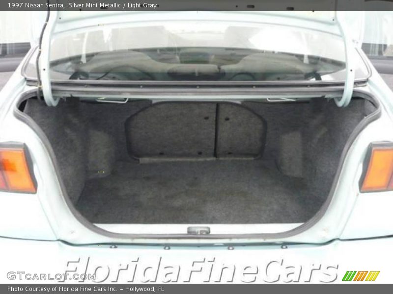 Silver Mint Metallic / Light Gray 1997 Nissan Sentra