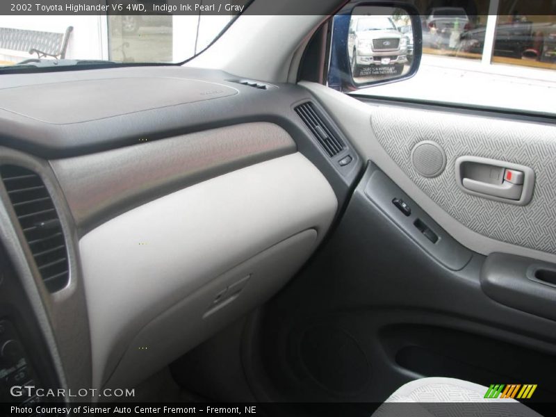 Indigo Ink Pearl / Gray 2002 Toyota Highlander V6 4WD