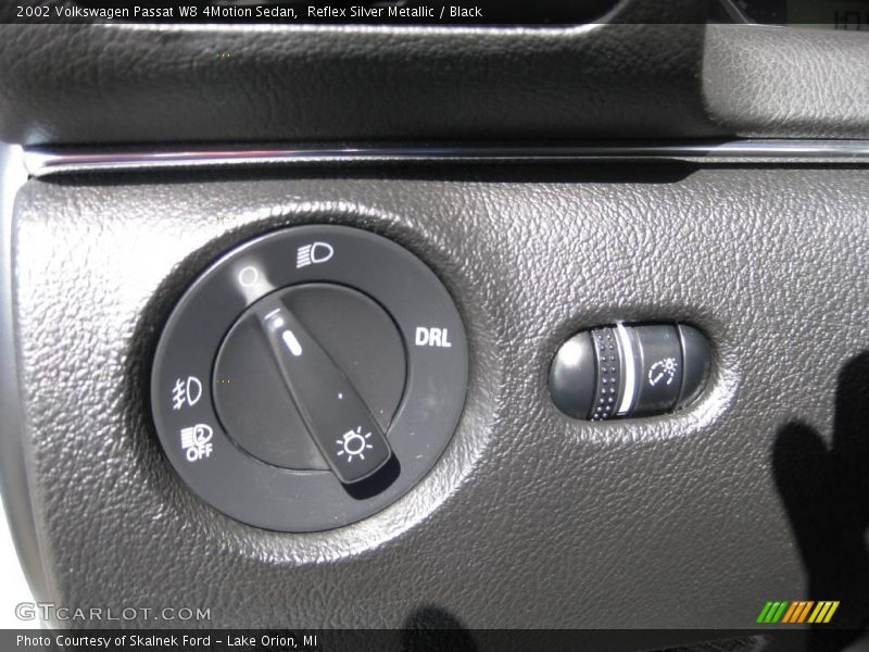 Reflex Silver Metallic / Black 2002 Volkswagen Passat W8 4Motion Sedan