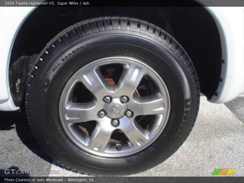 Super White / Ash 2004 Toyota Highlander V6