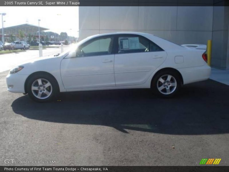 Super White / Taupe 2005 Toyota Camry SE