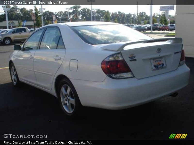 Super White / Taupe 2005 Toyota Camry SE