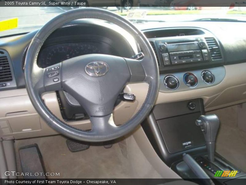 Super White / Taupe 2005 Toyota Camry SE