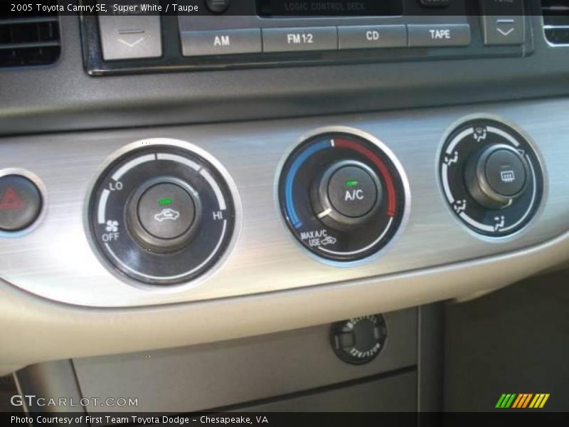 Super White / Taupe 2005 Toyota Camry SE