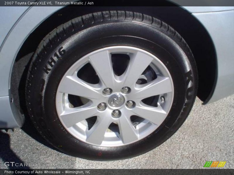 Titanium Metallic / Ash 2007 Toyota Camry XLE V6