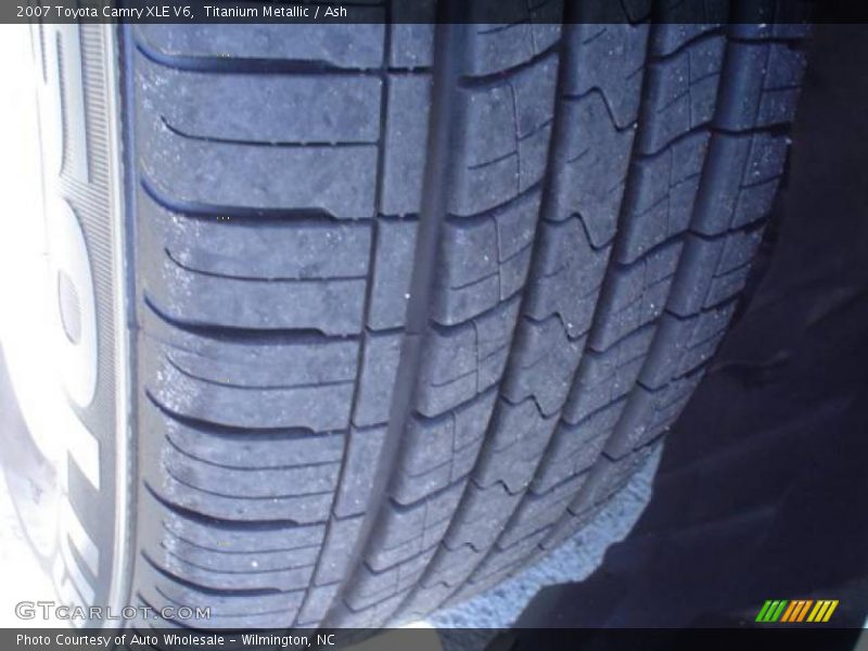 Titanium Metallic / Ash 2007 Toyota Camry XLE V6