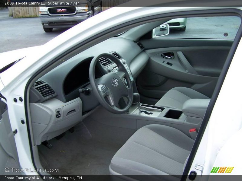 Super White / Ash 2009 Toyota Camry LE