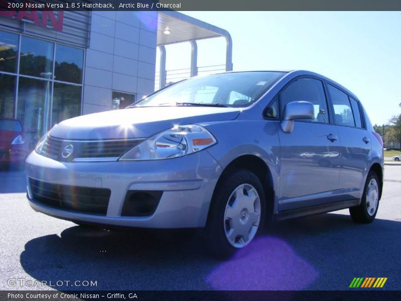 Arctic Blue / Charcoal 2009 Nissan Versa 1.8 S Hatchback