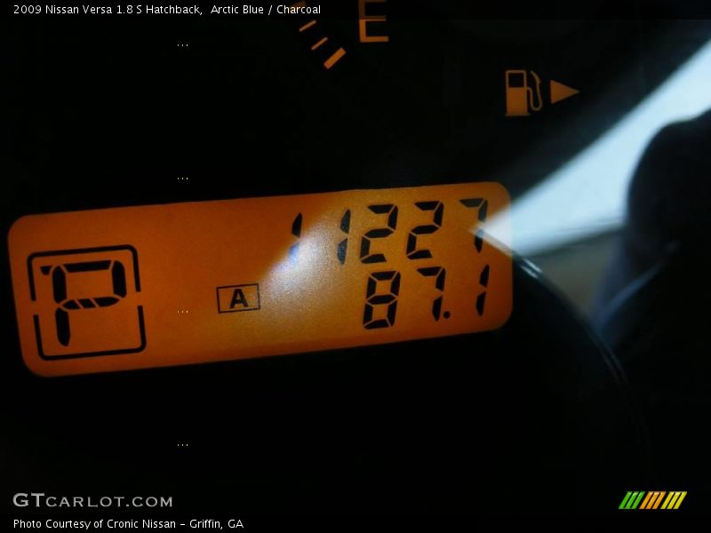 Arctic Blue / Charcoal 2009 Nissan Versa 1.8 S Hatchback