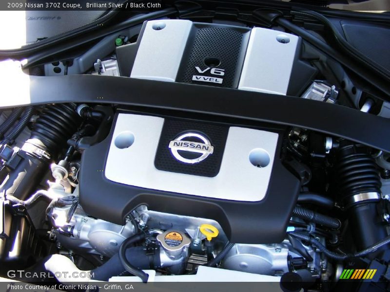 Brilliant Silver / Black Cloth 2009 Nissan 370Z Coupe