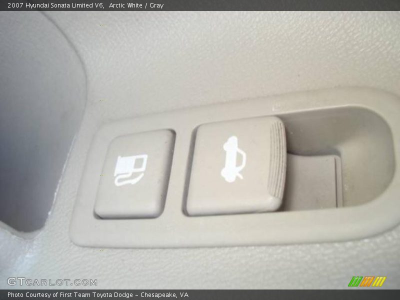 Arctic White / Gray 2007 Hyundai Sonata Limited V6
