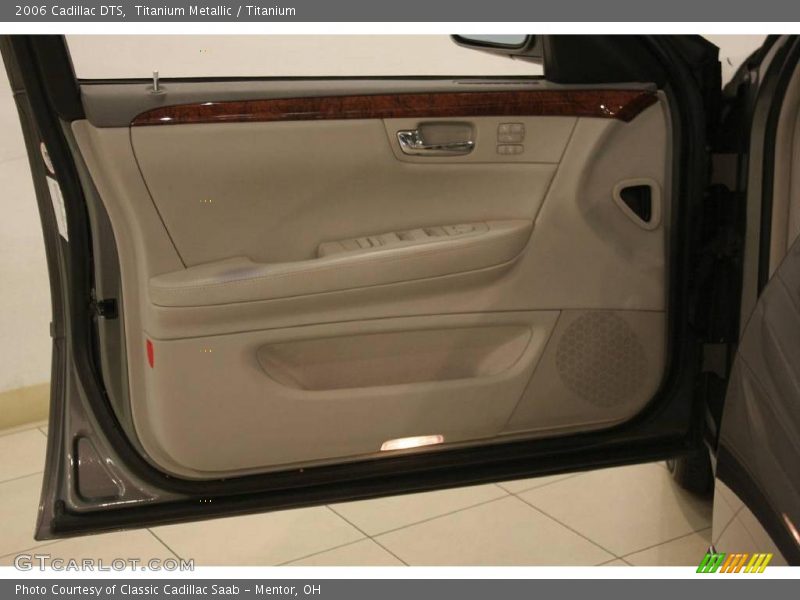 Titanium Metallic / Titanium 2006 Cadillac DTS